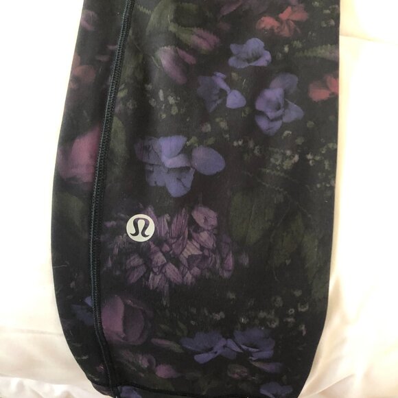 Lululemon legging - Picture 2 of 3